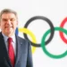 國際奧林匹克委員會現任主席 Thomas Bach 與奧運五環的合照。(圖:ASSOCIATION OF NATIONAL OLYMPIC COMMITTEES OF AFRICA)
